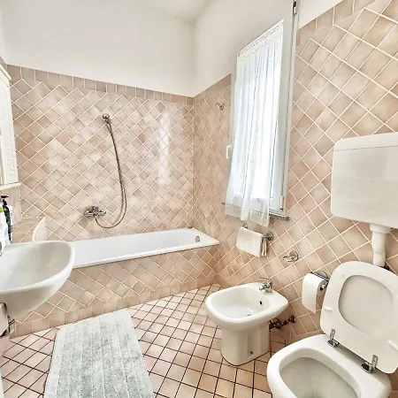 Igea Terrace 180 Sea View And Total Relaxation דירה בלריה-איגאה מרינה