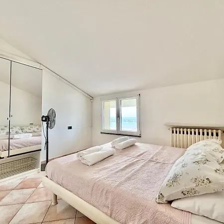 דירה Igea Terrace 180 Sea View And Total Relaxation בלריה-איגאה מרינה